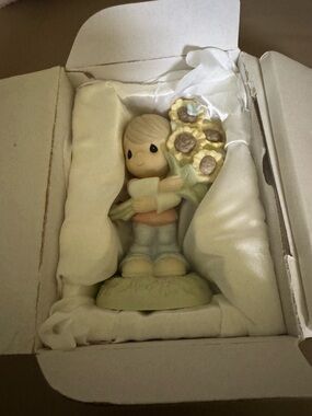 Precious Moment Figurine 710031 You are My Sunshine.  Very Rare.  Pre-used mint